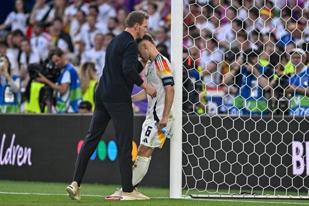 Julian Nagelsmann head coach Germany tests Joshua Kimmich 6 Germany 05 07 2024 European Football Championship in Germany Spain vs Germany , Neckarpark Stadion, Stuttgart, Baden Württemberg Germany Copyright: xpepphotox xHorstxMauelshagenx pep00321, pep_20240705_hm