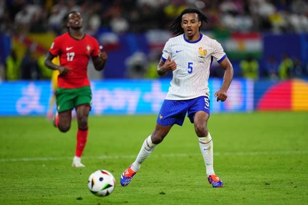 GER: Portugal v France. UEFA EURO, EM, Europameisterschaft,Fussball 2024 Jules Kounde of France during the UEFA Euro 2024 match between Portugal and France. Quarter Finals, played at Volksparkstadion on July 5, 2024 in Hamburg, Germany. kpng Copyright: xBaguxBlancox xPRESSINPHOTOx PS_240705_POR_FRA_600