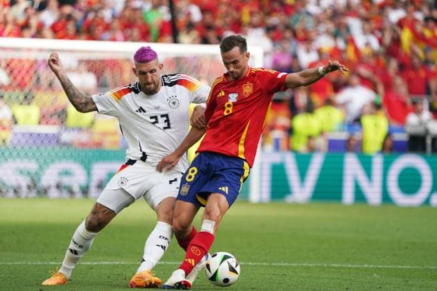 National team, Football, UEFA Euro2024, Euro 2024,Quarter-final, Stuttgart , Spain Germany Robert Andrich Germany, Fabian Ruiz, Spain