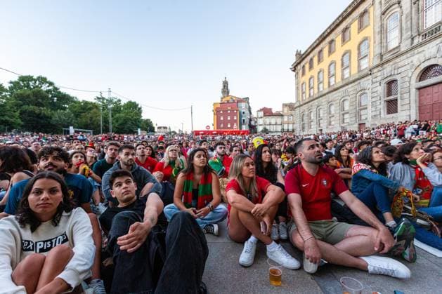 July 5, 2024, Porto, Portugal: Portugal football fans watch the Portugal vs France match on a giant outdoor screen at Amor de Perdicao square in Porto downtown. France wins in penalty shootout, advances to semifinals. Porto Portugal - ZUMAs197 20240705_aaa_s197_303 Copyright: xDiogoxBaptistax