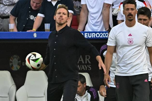 Julian Nagelsmann head coach Germany himself throws the ball to the Spaniards of Spaniards to counteract a delay 05 07 2024 European Football Championship in Germany Spain vs Germany , Neckarpark Stadion, Stuttgart, Baden Württemberg Germany Copyright: xpepphotox xHorstxMauelshagenx pep00321, pep_20240705_hm