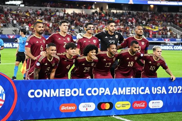 RECORD DATE NOT STATED Copa America USA 2024 Venezuela vs Canada - Quarter-final Venezuela team group, Mannschaftsbild, Totale during the CONMEBOL Copa America 2024 Quarter-final match between Venezuela and Canada, at AT-T Stadium, on July 05, 2024 in Arlington, Texas, United States. ARLINGTON TEXAS UNITED STATES  Copyright: xDavidxLeahx 20240705200930_CA_QF_2024_VEN_CAN_VENEZUELA64
