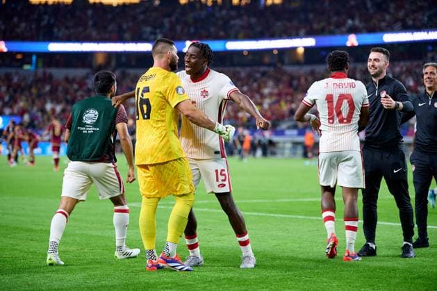RECORD DATE NOT STATED Copa America USA 2024 Venezuela vs Canada - Quarter-final Maxime Crepeau and Moise Bombito of Canada during the CONMEBOL Copa America 2024 Quarter-final match between Venezuela and Canada, at AT-T Stadium, on July 05, 2024 in Arlington, Texas, United States. ARLINGTON TEXAS UNITED STATES  Copyright: xJosexLuisxMelgarejox 20240705223427_CA_QF_2024_VEN_CAN_BOMBITO339