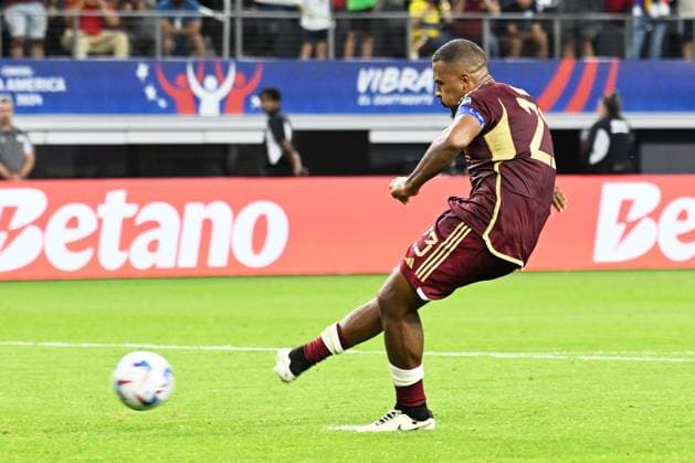 RECORD DATE NOT STATED Copa America USA 2024 Venezuela vs Canada - Quarter-final Salomon Rondon of Venezuela during the CONMEBOL Copa America 2024 Quarter-final match between Venezuela and Canada, at AT-T Stadium, on July 05, 2024 in Arlington, Texas, United States. ARLINGTON TEXAS UNITED STATES  Copyright: xDavidxLeahx 20240705223544_CA_QF_2024_VEN_CAN_RONDON351