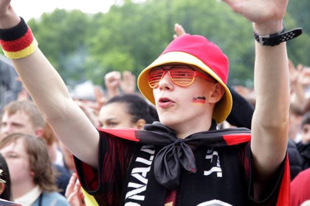 27 06 2024 Dortmund, EURO24 quarter-finals Public Viewing in Westfalenpark Germany beats Spain 2-1 after extra time The fans are both jubilant and disappointed during the match The German team is eliminated from the tournament