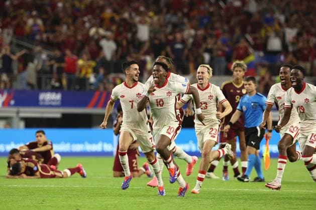Canada s soccer players celebrate after defeating Venezuela by penalty kick during the Copa AmÃ rica USA 2024 quarterfinal match at AT T Stadium in Arlington, TX, on July 5, 2024 Canada qualified to face Argentina in semifinals in New Jersey on July 9 ARLINGTON UNITED STATES Copyright: xALEJANDROxPAGNIx