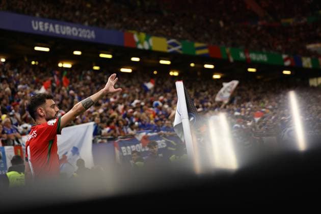 Portugal v France: Quarter-Final - UEFA EURO, EM, Europameisterschaft,Fussball 2024 Bruno Fernandes of Portugal is playing during the UEFA Euro 2024 quarter-final football match between France and Portugal at Volksparkstadion Stadium in Hamburg, Germany, on Month, Day, Year. Hamburg Germany  Copyright: xIbrahimxEzzatx originalFilename:ezzat-notitle240705_np0t1.jpg