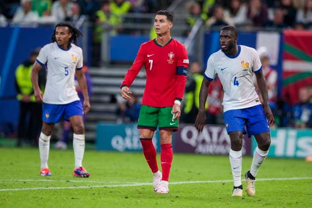 UEFA EURO 2024 Portugal France 05 07 2024 Cristiano Ronaldo Portugal, 7 , Dayot Upamecano France, 4 UEFA EURO 2024 quarter-final Portugal France Volksparkstadion Hamburg, Hamburg on 05 07 2024 Copyright: xBEAUTIFULxSPORTS Meuselx