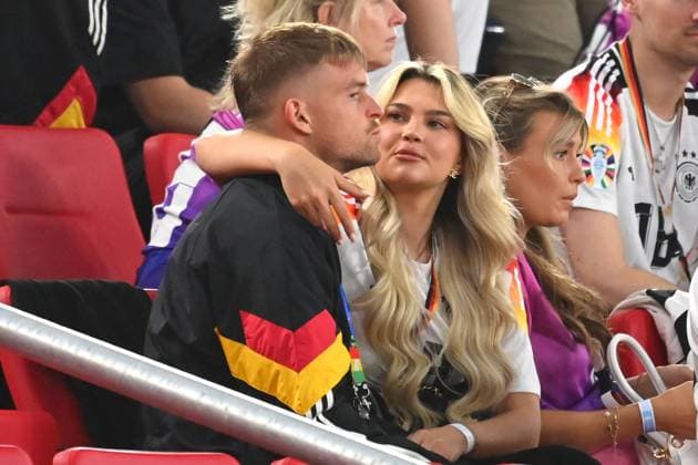 Maximilian MITTELSTAEDT GER with girlfriend Lea PRINZ after the end of the match on the grandstand, disappointment,frustration,disappointed,frustrated,dejected, players wife,players wives quarterfinal Spain ESP Germany GER 2 1 n V on 05 07 2024,Stuttgart Arena, Football UEFA EURO 2024 GERMANY from 14 06 2024 14 07 2024
