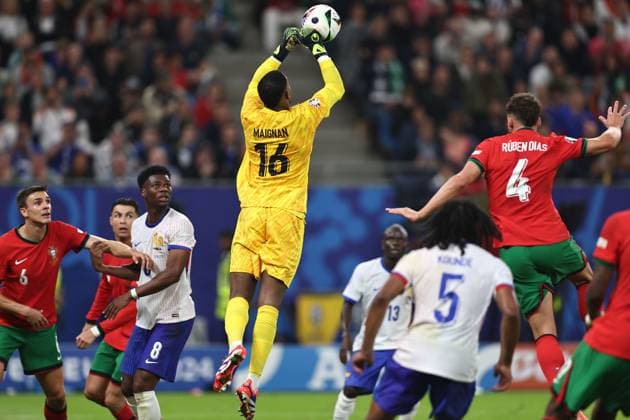 Joao Palhinha (Portugal)Aurelien Tchouameni (France) Mike Maignan (France) Ruben Dias (Portugal) during the UEFA EURO, EM, Europameisterschaft,Fussball Germany 2024 match between Portugal 4-5 France at Volkspakstadion on July 05, 2024 in Hamburg , Germany. Noxthirdxpartyxsales  (258789841)