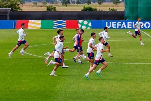 Spain s training session in Donaueschingen, Germany, 06 July 2024.. Spain will face France in their Euro2024 semi-final soccer match on 09 July. Spain s training session !ACHTUNG: NUR REDAKTIONELLE NUTZUNG!  Copyright: xJ.J.xGuillenx GRAF2609 20240706-55014076892_1