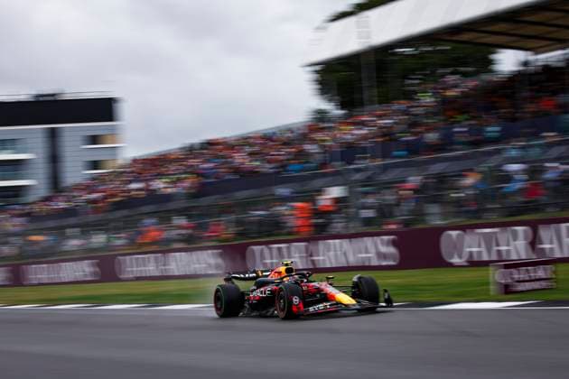 11 PEREZ Sergio (mex), Red Bull Racing RB20, action during the Formula 1 Qatar Airways British Grand Prix 2024, 12th round of the 2024 Formula One World Championship, WM, Weltmeisterschaft from July 5 to 7, 2024 on the Silverstone Circuit, in Silverstone, United Kingdom - F1 - BRITISH GRAND PRIX 2024 DPPI Panoramic  240706_R12_GRAN_BRETAGNA_DP_EA019541