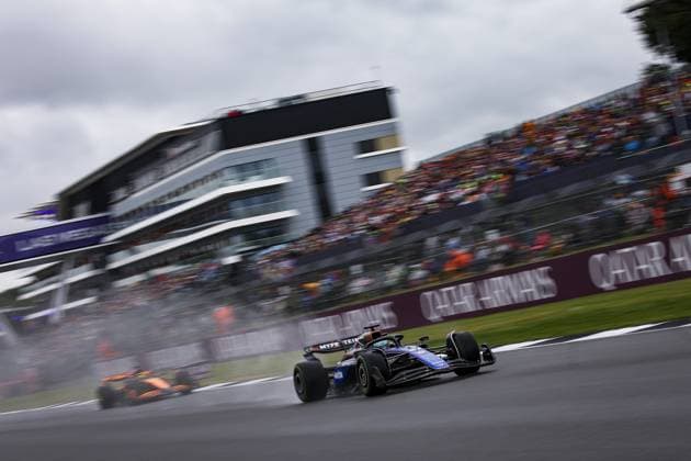 23 ALBON Alexander (tha), Williams Racing FW45, action during the Formula 1 Qatar Airways British Grand Prix 2024, 12th round of the 2024 Formula One World Championship, WM, Weltmeisterschaft from July 5 to 7, 2024 on the Silverstone Circuit, in Silverstone, United Kingdom - F1 - BRITISH GRAND PRIX 2024 DPPI Panoramic  240706_R12_GRAN_BRETAGNA_DP_EA019585