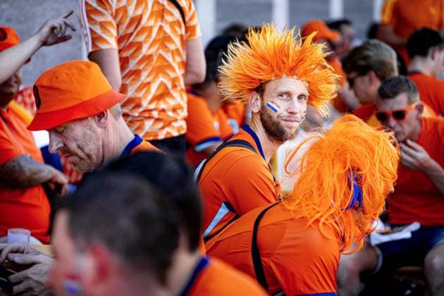 BERLIN - Dutch supporters on the day of the European Championship, EM, Europameisterschaft quarter-final between the Netherlands and Turkey. ANP RAMON VAN FLYMEN xVIxANPxSportx xxANPxIVx 502884600 originalFilename: 502884600.jpg
