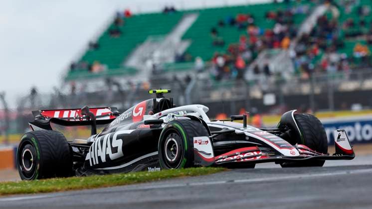 F1 Grand Prix of Great Britain - Qualifying Nico Hulkenberg of Germany driving the (27) MoneyGram Haas F1 Team VF-24 Ferrari on track during Qualifying ahead of the F1 Grand Prix of Great Britain at Silverstone Circuit on July 6, 2024, in Northampton, England. Northampton Silverstone Circuit Northampton England RL_GPF1GB24_00779 Copyright: xRicardoxLarreinax
