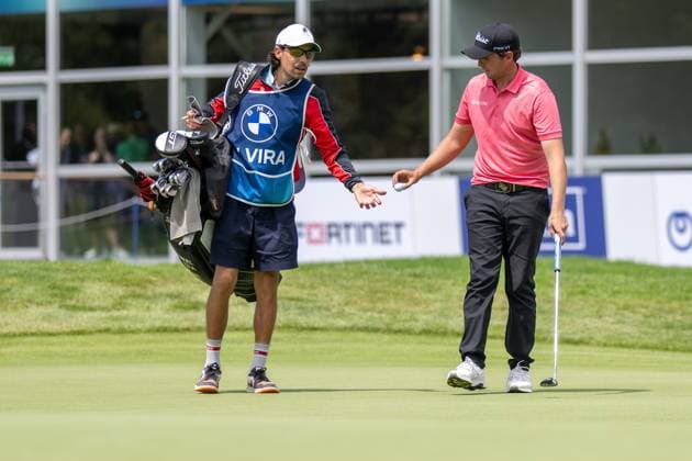 Manuel Elvira with his caddy, BMW International Open 2024, Golf, 06 07 2024 Munich Bavaria Germany Copyright: xkolbert-press UlrichxGamelx