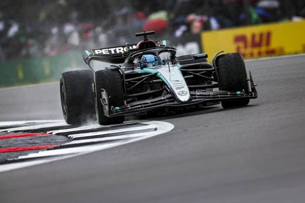 63 RUSSELL George (gbr), Mercedes AMG F1 Team W15, action during the Formula 1 Qatar Airways British Grand Prix 2024, 12th round of the 2024 Formula One World Championship, WM, Weltmeisterschaft from July 5 to 7, 2024 on the Silverstone Circuit, in Silverstone, United Kingdom - F1 - BRITISH GRAND PRIX 2024 DPPI Panoramic  240706_R12_GRAN_BRETAGNA_DP_FGOO8709