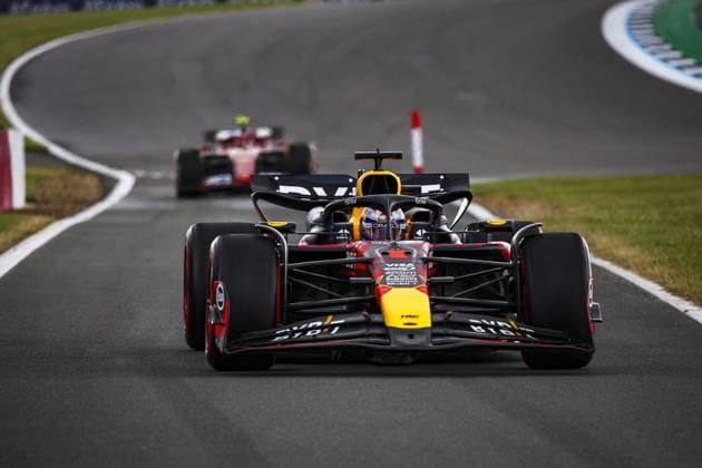 01 VERSTAPPEN Max (nld), Red Bull Racing RB20, action during the Formula 1 Qatar Airways British Grand Prix 2024, 12th round of the 2024 Formula One World Championship, WM, Weltmeisterschaft from July 5 to 7, 2024 on the Silverstone Circuit, in Silverstone, United Kingdom - F1 - BRITISH GRAND PRIX 2024 DPPI Panoramic  240706_R12_GRAN_BRETAGNA_DP_XB3_6788