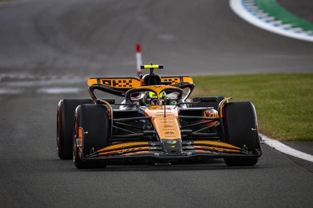 04 NORRIS Lando (gbr), McLaren F1 Team MCL38, action during the Formula 1 Qatar Airways British Grand Prix 2024, 12th round of the 2024 Formula One World Championship, WM, Weltmeisterschaft from July 5 to 7, 2024 on the Silverstone Circuit, in Silverstone, United Kingdom - F1 - BRITISH GRAND PRIX 2024 DPPI Panoramic  240706_R12_GRAN_BRETAGNA_DP_XB3_6746