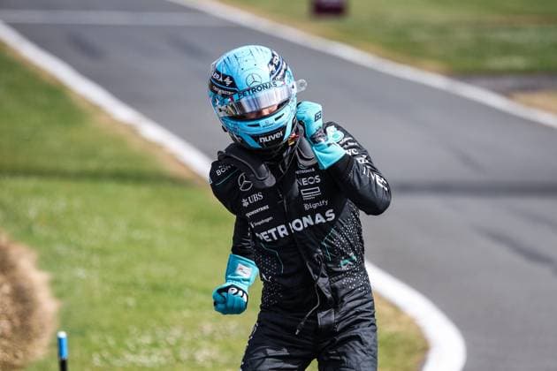 RUSSELL George (gbr), Mercedes AMG F1 Team W15, portrait pole position during the Formula 1 Qatar Airways British Grand Prix 2024, 12th round of the 2024 Formula One World Championship, WM, Weltmeisterschaft from July 5 to 7, 2024 on the Silverstone Circuit, in Silverstone, United Kingdom - F1 - BRITISH GRAND PRIX 2024 DPPI Panoramic  240706_R12_GRAN_BRETAGNA_DP_XB3_7117