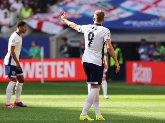 England v Switzerland UEFA EURO, EM, Europameisterschaft,Fussball 2024 Harry Kane of England gesticulates during the UEFA Euro 2024 match at Merkur Spiel-Arena, Düsseldorf UK Newspapers OUT Copyright: xPaulxChestertonx FIL-20329-0049