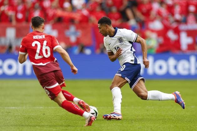 DUSSELDORF, Dusseldorf Arena ,06-07-2024 , European Football Championship Euro2024, round of 8 match no.48 between England and Switzerland, (L-R) Switzerland player Fabian Rieder, England player Jude Bellingham England - Switzerland (Euro2024)  x25694450x Copyright: