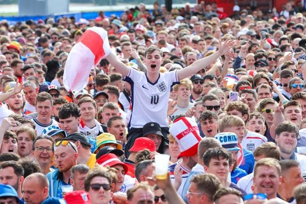 EURO 2024, England - Switzerland, public viewing on the Burgplatz in Düsseldorf
