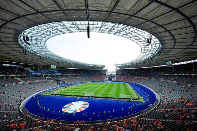 Berlin, Germany, July 6th 2024: General view inside the stadium prior to the UEFA EURO, EM, Europameisterschaft,Fussball 2024 Germany quarterfinal football match between Netherlands and Turkiye at Olympiastadion in Berlin, Germany. (Daniela Porcelli SPP)  Copyright: xDanielaxPorcellix xSPPx spp-en-DaPoSp-20240706-_DP10045