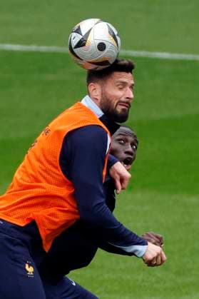 France s Olivier Giroud (L) and Ferland Mendy (R) take part of a training session in Paderborn, Germany, 06 July 2024. France will face Spain in their Euro2024 semi-final soccer match on 09 July. France s training session !ACHTUNG: NUR REDAKTIONELLE NUTZUNG!  Copyright: xJ.J.xGuillenx GRAF2786 20240706-55014080589_1
