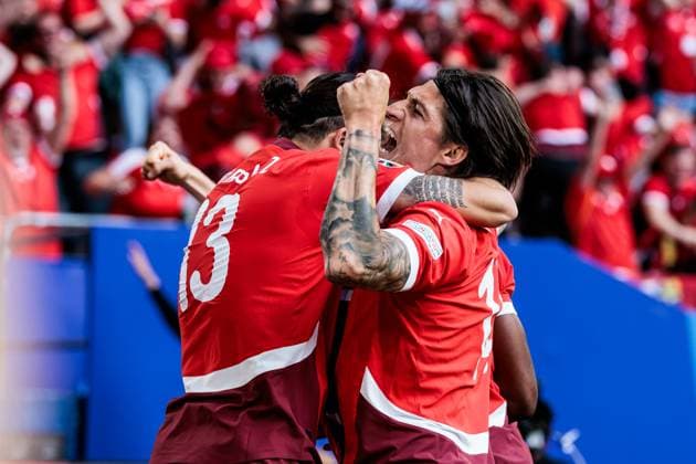 UEFA EURO 2024 England Switzerland 06 07 2024 Cheers for 0 1 by Breel Donald Embolo Switzerland, 7 UEFA EURO 2024 England Switzerland Düsseldorf Arena, Düsseldorf on 06 07 2024 Copyright: xBEAUTIFULxSPORTS Wunderlx