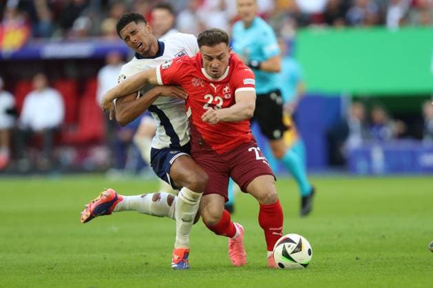 Jude Bellingham England and Xherdan Shaqiri Switzerland in a duel, UEFA EURO 2024 Quarter final, England vs Switzerland, Arena Dusseldorf on July 06 2024 in Dusseldorf, Germany Photo by Oliver Kaelke DeFodi Images Jude Bellingham England and Xherdan Shaqiri Switzerland battle for the ball, UEFA EURO 2024 Quarter final, England vs Switzerland, Arena Dusseldorf on July 6, 2024 in Dusseldorf, Germany Photo by Oliver Kaelke DeFodi Images Defodi 678 2024 07 06 OK ENGSUI 2980 Defodi-678