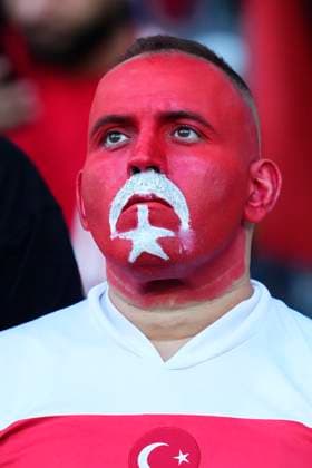 Netherlands v Türkiye: Quarter-Final - UEFA EURO, EM, Europameisterschaft,Fussball 2024 Turkish supporter during the UEFA EURO 2024 quarter-final match between Netherlands and Türkiye at Olympiastadion on July 6, 2024 in Berlin, Germany. Berlin Germany  Copyright: xJosexBretonx originalFilename:bretonhernandez-netherla240706_npX3T.jpg