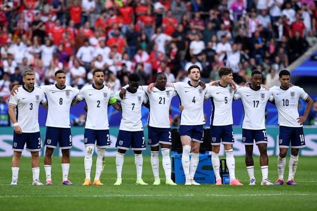 Soccer UEFA EURO 2024 quarter-final England Switzerland on 06 07 2024 at the Düsseldorf Arena in Düsseldorf V l n r Luke Shaw England , Trent Alexander Arnold England , Kyle Walker England , Bukayo Saka England , Eberechi Eze England , Declan Rice England , John Stones England , Ivan Toney England , Jude Bellingham England Penalty shootout xRx