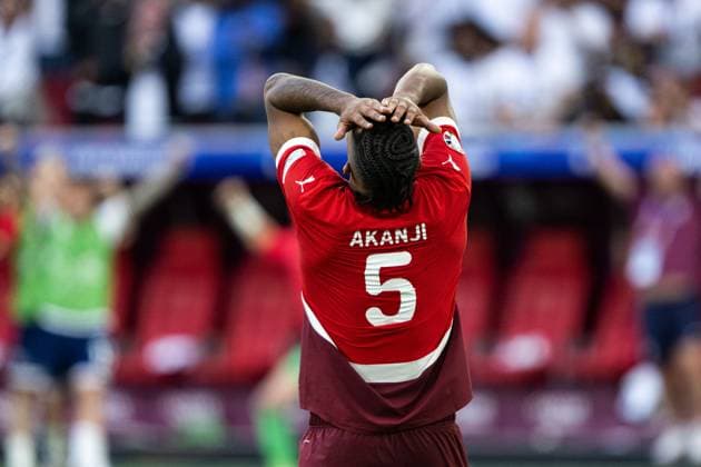 240706 Manuel Akanji of Switzerland looks dejected during the UEFA Euro 2024 Football Championship quarterfinal between England and Switzerland on July 6, 2024 in Düsseldorf Photo Mathias Bergeld BILDBYRAN kod MB MB0943 fotboll football soccer fotballs em europamästerskap em uefa euro uefa european football championship euro 2024 kvartfinal quarterfinal quarterfinals england schweiz switzerland bbeng depp  Copyright: MATHIASxBERGELD BB240706MB123