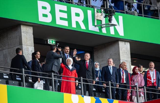 Soccer, Men, Season 2023 24, UEFA Euro EM 2024, Quarterfinals in Berlin, Netherlands Turkey, Recep Tayyip Erdogan President of the Republic of Turkey with wife Emine Erdogan in the stands, 06 07 2024, Copyright: xSebastianxRäppold MatthiasxKochx