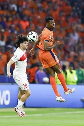 BERLIN, 06-07-2024, Olympia Stadium , European Football Championship Euro2024, Quarter finals match no.47 between Netherlands and Turkiye . Netherlands player Denzel Duimfries, Turkiye player Ferdi Kadioglu. Netherlands - Turkiye (Euro2024)  x25698066x Copyright: