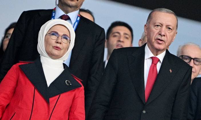 Germany Soccer Euro 2024 Netherlands - Turkey 8724025 06.07.2024 Turkish President Tayyip Erdogan, right, and his wife Ermine Erdogan listen to national anthem before the UEFA EURO, EM, Europameisterschaft,Fussball 2024 quarter final soccer match between Netherlands and Turkey at the Olympiastadion in Berlin, Germany. Alexey Filippov Sputnik Berlin Germany  Copyright: xAlexeyxFilippovx