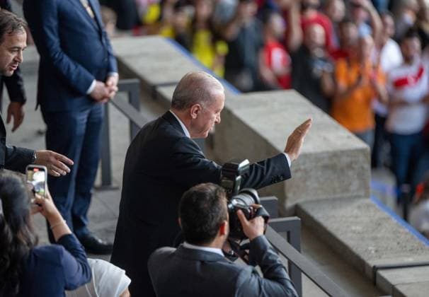 Football, Men, Season 2023 24, UEFA Euro EM 2024, Quarterfinals in Berlin, Netherlands Turkey, Recep Tayyip Erdogan President of the Republic of Turkey waves in the stands, , 06 07 2024, Copyright: xMatthiasxKochx