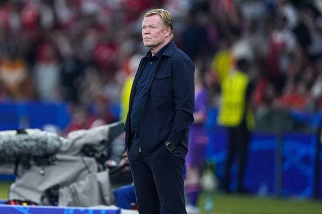 2024-07-06 Netherlands v Turkiye - Quarter-Final - UEFA EURO, EM, Europameisterschaft,Fussball 2024 BERLIN, GERMANY - JULY 6: Coach Ronald Koeman of the Netherlands looks up dejected during the Quarter-Final - UEFA EURO 2024 match between Netherlands and Turkiye at Olympiastadion on July 6, 2024 in Berlin, Germany. (Photo by Joris Verwijst BSR Agency) Berlin Germany Content not available for redistribution in The Netherlands directly or indirectly through any third parties. Copyright: xBSRxAgencyx