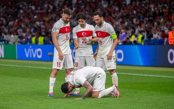 Football, Men, Season 2023 24, UEFA Euro EM 2024, Quarterfinals in Berlin, Netherlands Turkey, f l Salih Özcan Turkey , Ferdi Kadioglu Turkey , Samet Akaydin Turkey , Hakan Calhanoglu Turkey , Cheering after goal to 0 1, 06 07 2024, Copyright: xSebastianxRäppold MatthiasxKochx