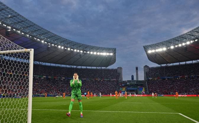 Sport Bilder des Tages Germany Soccer Euro 2024 Netherlands - Turkey 8724111 06.07.2024 Netherlands goalkeeper Bart Verbruggen is seen during the UEFA EURO, EM, Europameisterschaft,Fussball 2024 quarter final soccer match between Netherlands and Turkey at the Olympiastadion in Berlin, Germany. Alexey Filippov Sputnik Berlin Germany  Copyright: xAlexeyxFilippovx