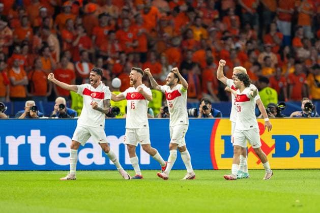 Netherlands v Turkiye, UEFA EURO, EM, Europameisterschaft,Fussball 2024, Berlin, Germany Berlin, Germany. 06th, July 2024. Celebration after Samet Akaydin (4) of Turkey scores for 0-1 during the UEFA Euro 2024 quarter final match between Netherlands and Turkiye at Olympiastadion in Berlin. Berlin Germany  Copyright: xGonzalesxPhoto FrederikkexJensenx
