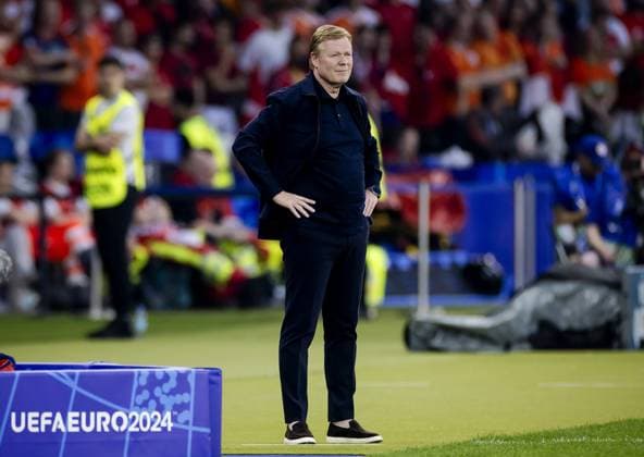 BERLIN - Holland coach Ronald Koeman (l-r) during the UEFA EURO, EM, Europameisterschaft,Fussball 2024 quarter-final match between the Netherlands and Turkey at the Olympiastadion on July 6, 2024 in Berlin, Germany. ANP KOEN VAN WEEL UEFA EURO 2024 2024 xVIxANPxSportx xxANPxIVx 502919766 originalFilename: 502919766.jpg