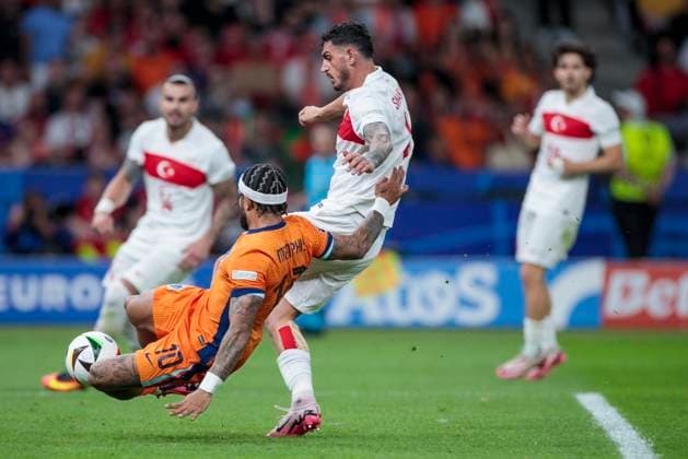 UEFA EURO 2024 Netherlands Turkey 06 07 2024 Memphis Depay Netherlands, 10 just misses the ball UEFA EURO 2024 quarter-final Netherlands Turkey Olympiastadion Berlin, Berlin on 06 07 2024 Copyright: xBEAUTIFULxSPORTS Meuselx