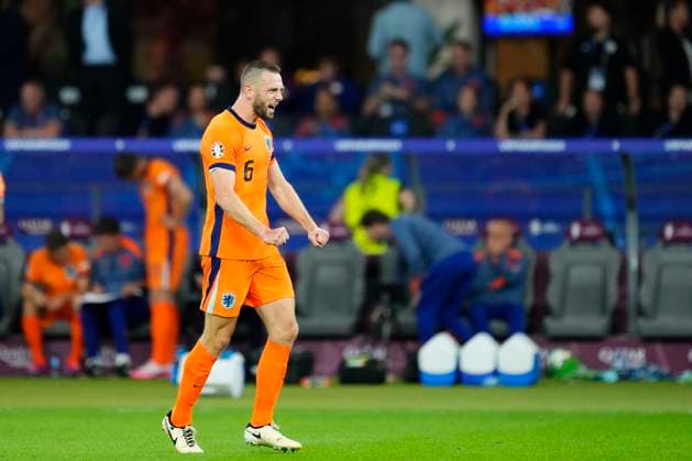 Netherlands v Türkiye: Quarter-Final - UEFA EURO, EM, Europameisterschaft,Fussball 2024 Stefan de Vrij Centre-Back of Netherland and Inter Milan celebrates after scoring his sides first goal during the UEFA EURO 2024 quarter-final match between Netherlands and Türkiye at Olympiastadion on July 6, 2024 in Berlin, Germany. Berlin Germany  Copyright: xJosexBretonx originalFilename:bretonhernandez-netherla240706_npJJT.jpg