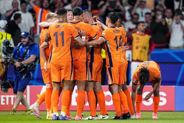 2024-07-06 Netherlands v Turkiye - Quarter-Final - UEFA EURO, EM, Europameisterschaft,Fussball 2024 BERLIN, GERMANY - JULY 6: players of the Netherlands celebrate the first goal made by Stefan de Vrij of the Netherlands during the Quarter-Final - UEFA EURO 2024 match between Netherlands and Turkiye at Olympiastadion on July 6, 2024 in Berlin, Germany. (Photo by Joris Verwijst BSR Agency) Berlin Germany Content not available for redistribution in The Netherlands directly or indirectly through any third parties. Copyright: xBSRxAgencyx