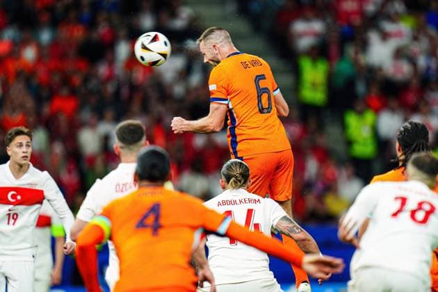 Goal to 1 1 by header Stefan de Vrij Netherlands, 06 GER, Netherlands vs Turkey, European Football Championship, UEFA Euro 2024, quarter-final, 06 07 2024 GER, Netherlands vs Turkey, European Football Championship, UEFA Euro 2024, quarter-final, 06 07 2024 Berlin Copyright: xEibner-Pressefoto MarcelxvonxFehrnx EP_MFN