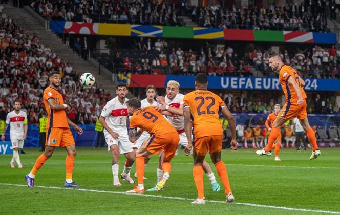 Football, men, season 2023 24, UEFA Euro EM 2024, quarter-final in Berlin, Netherlands Turkey, Stefan De Vrij Netherlands scores the goal to 1 1, 06 07 2024, Copyright: xSebastianxRäppold MatthiasxKochx