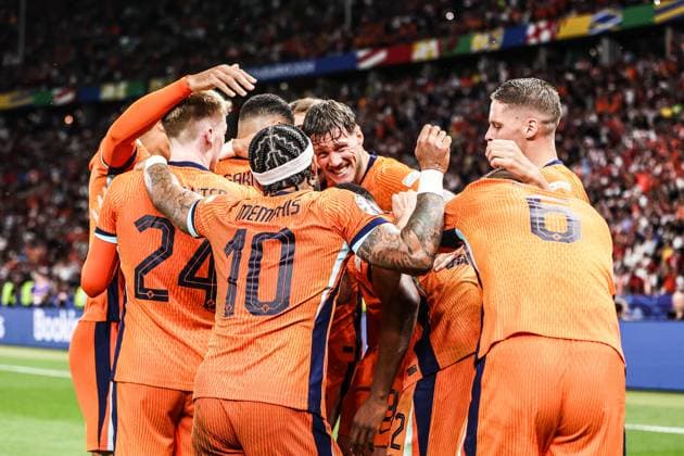 Sport, Soccer, UEFA EURO 2024 Quarterfinal Netherlands Turkey 06 07 2024, Olympiastadion Berlin Goal celebration Netherlands after the goal to 2 1 by Cody Gakpo Netherlands, 11 the players are happy about the goal Berlin Olympiastadion Berlin Berlin Germany