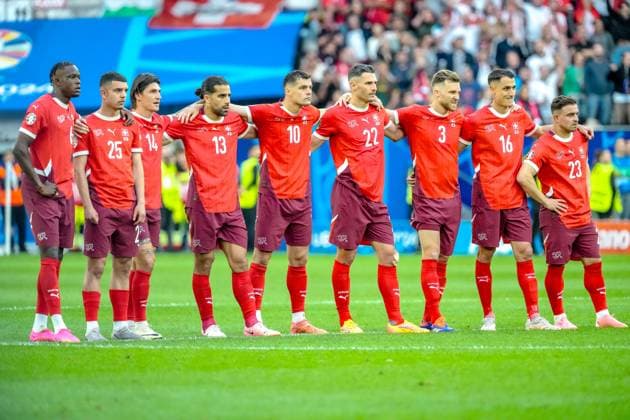 EURO 2024 - Quarter-Finals: England vs. Switzerland Switzerland team look on worried, as Jordan Pickford saves Manuel Akanji s penalty kick during the EURO 2024 Quarter-Final match between England and Switzerland on 06 July 2024, at Duesseldorf Arena, in Duesseldorf, Germany Duesseldorf Duesseldorf Arena Germany Copyright: xAlexandraxFechetex DSC03921